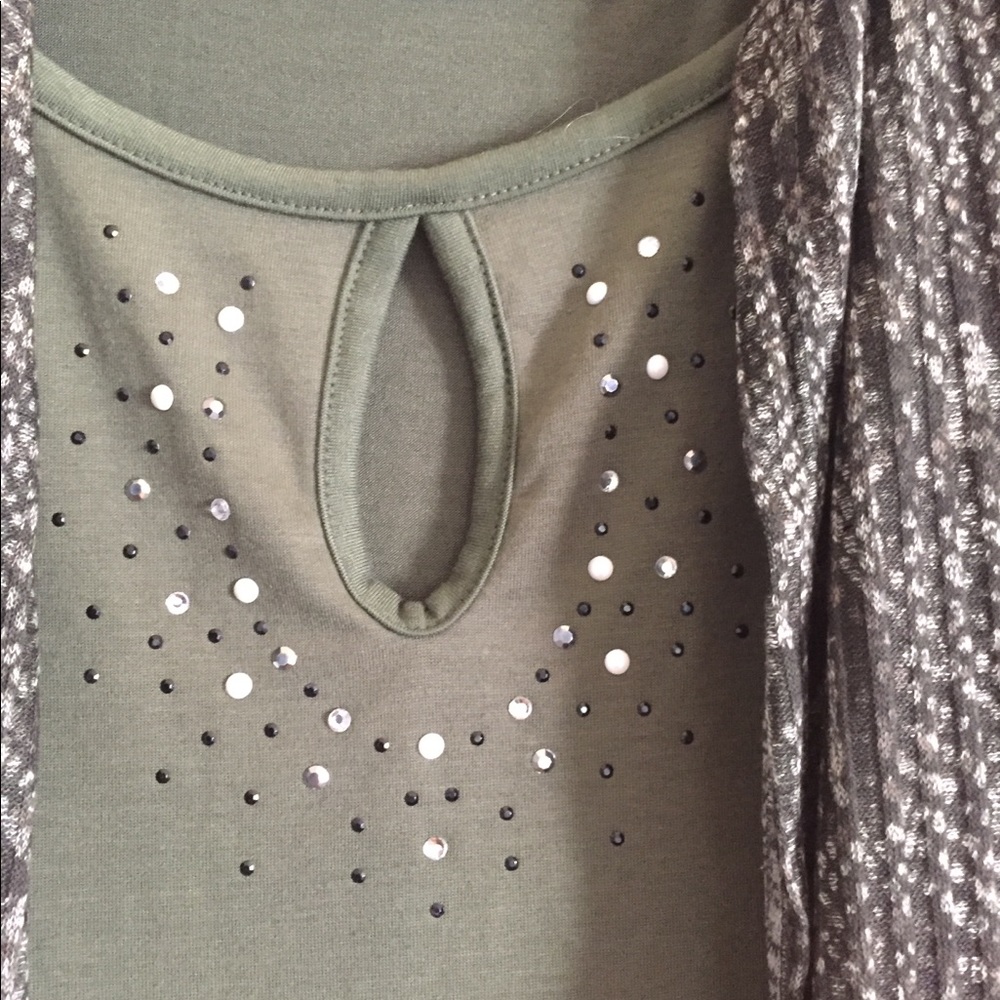 Time and Tru multi layer top